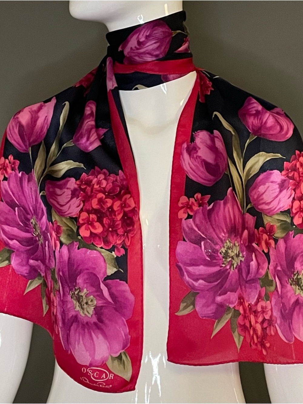Vintage Oscar de la Renta Silk Scarf 11 x 54 In Excellent Condition - Picture 6 of 8